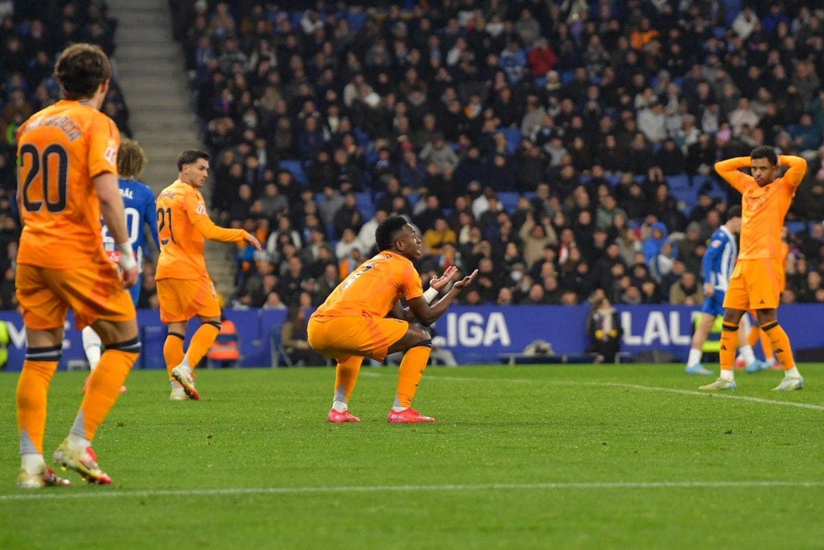 découvrez comment le real madrid affronte la pression lors du match contre oviedo. analyse, enjeux et dernières actus autour de cette rencontre décisive pour les madrilènes.