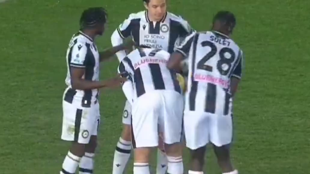 découvrez l'affaire du penalty injuste qui a fait polémique lors du match de l'udinese. analyse des faits, réactions des joueurs et impact sur la saison, plongez au cœur de cette décision controversée.