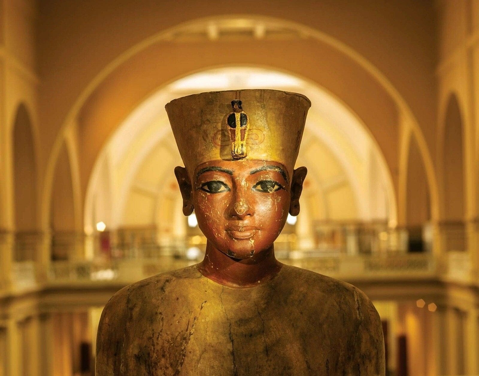 les pharaons d'égypte remportent une victoire décisive contre la côte d'ivoire et se rapprochent du sénégal au classement, promettant une compétition intense.