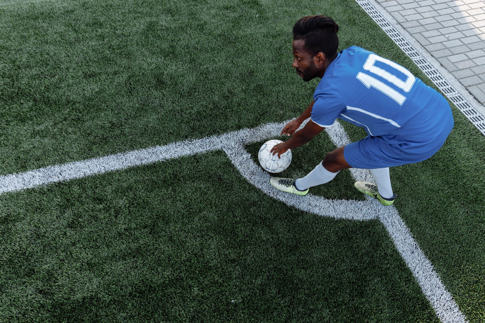 Poids d’un ballon de football : combien pèse un ballon ?