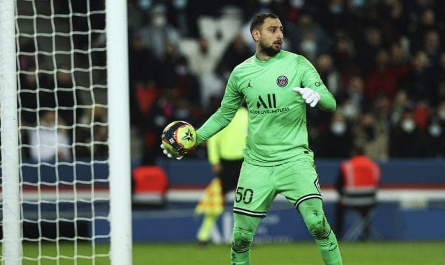revivez le match psg 1-0 angers marqué par un vibrant hommage à donnarumma. découvrez les moments forts et l'émotion autour du gardien parisien lors de cette rencontre décisive.