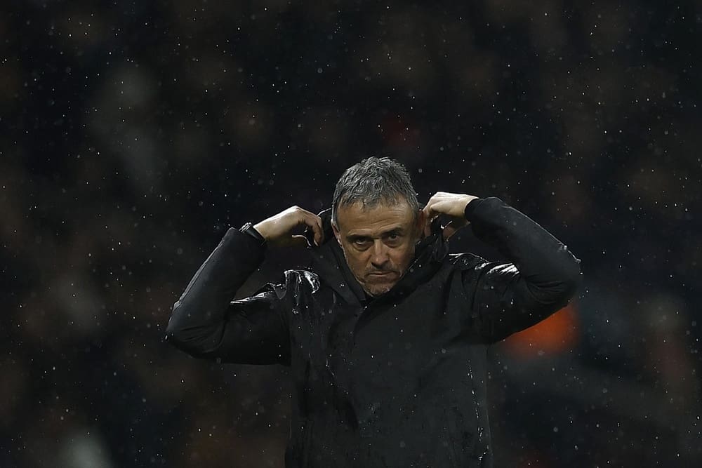 découvrez les déclarations d'enrique sur la victoire marquante du psg face à manchester city. analyse des points clés du match et des perspectives pour l'avenir de l'équipe.