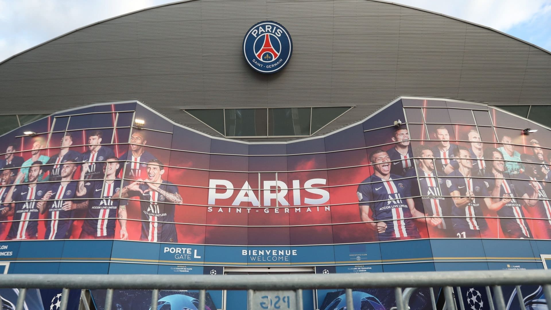 le psg s'impose face au mans, consolidant sa position en tête du classement. découvrez les moments forts de ce match palpitant et les performances des joueurs qui ont fait la différence sur le terrain.