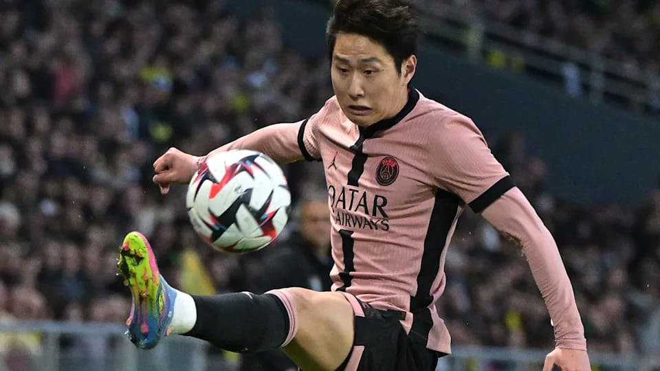 découvrez comment kang-in lee a contribué à la quête de titre du psg. actualités, statistiques et analyses complètes sur la saison du jeune talent coréen au paris saint-germain.