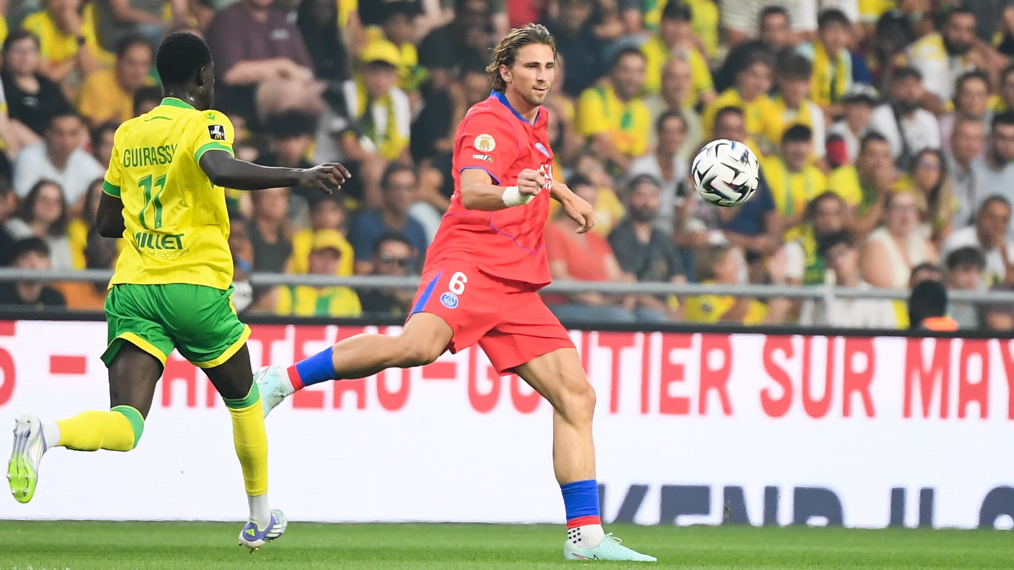 résumé du match entre le psg et nantes : découvrez comment le paris saint-germain a remporté la victoire à nantes, avec les moments forts, les buts et les performances clés de la rencontre.