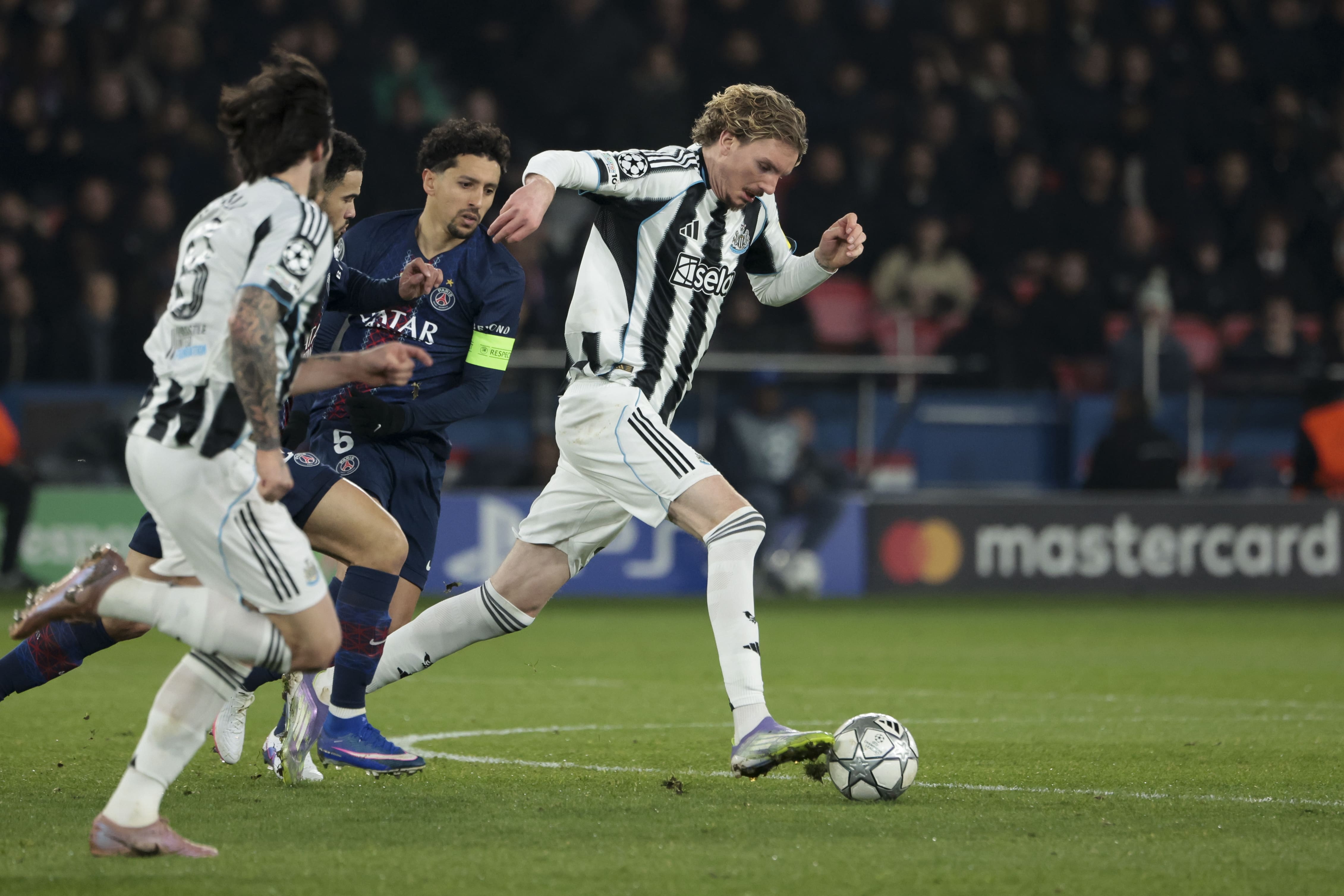 Qarabag vs Newcastle : Pari sur un festival de buts à Bakou