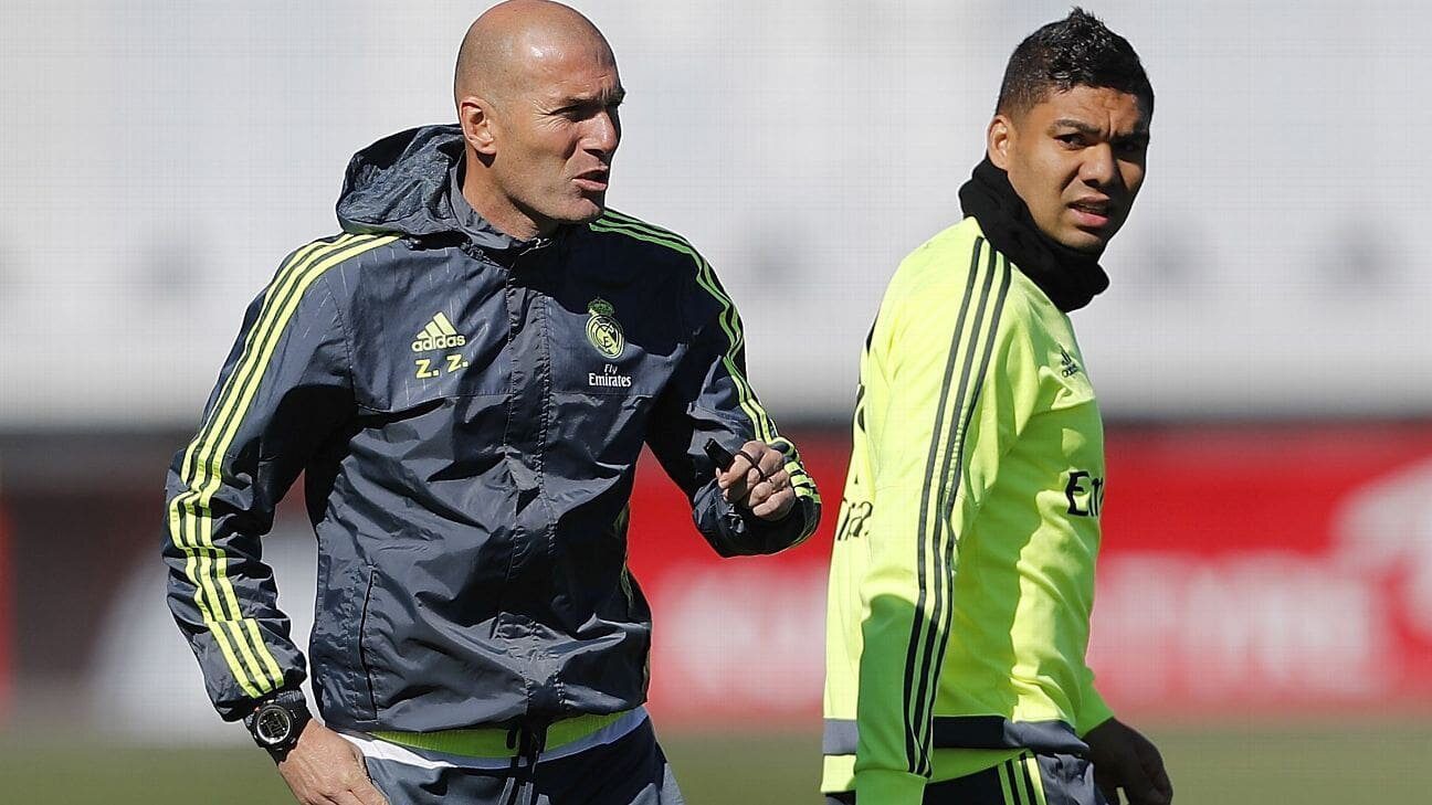 « Est-ce que je ne vais pas jouer? »: Casemiro se souvient du « klaxon » de Zidane avant de devenir propriétaire du poste au Real Madrid et dit ce qu&rsquo;il a entendu