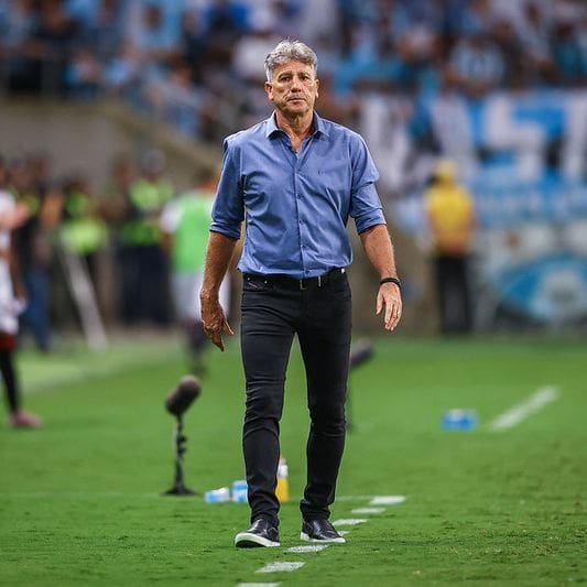 Renato Gaúcho parle des entraînements fermés et dit ce qu&rsquo;il n&rsquo;aime pas chez les rivaux de Grêmio : « C&rsquo;est dégoûtant dans le football »