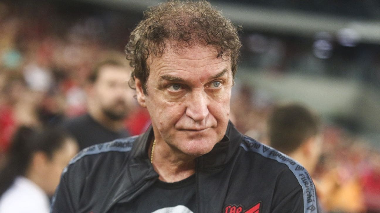 Cuca fait une déclaration sur sa condamnation en Suisse après ses débuts à Athletico-PR: « Aujourd&rsquo;hui, je comprends que le silence ressemble à de la lâcheté »