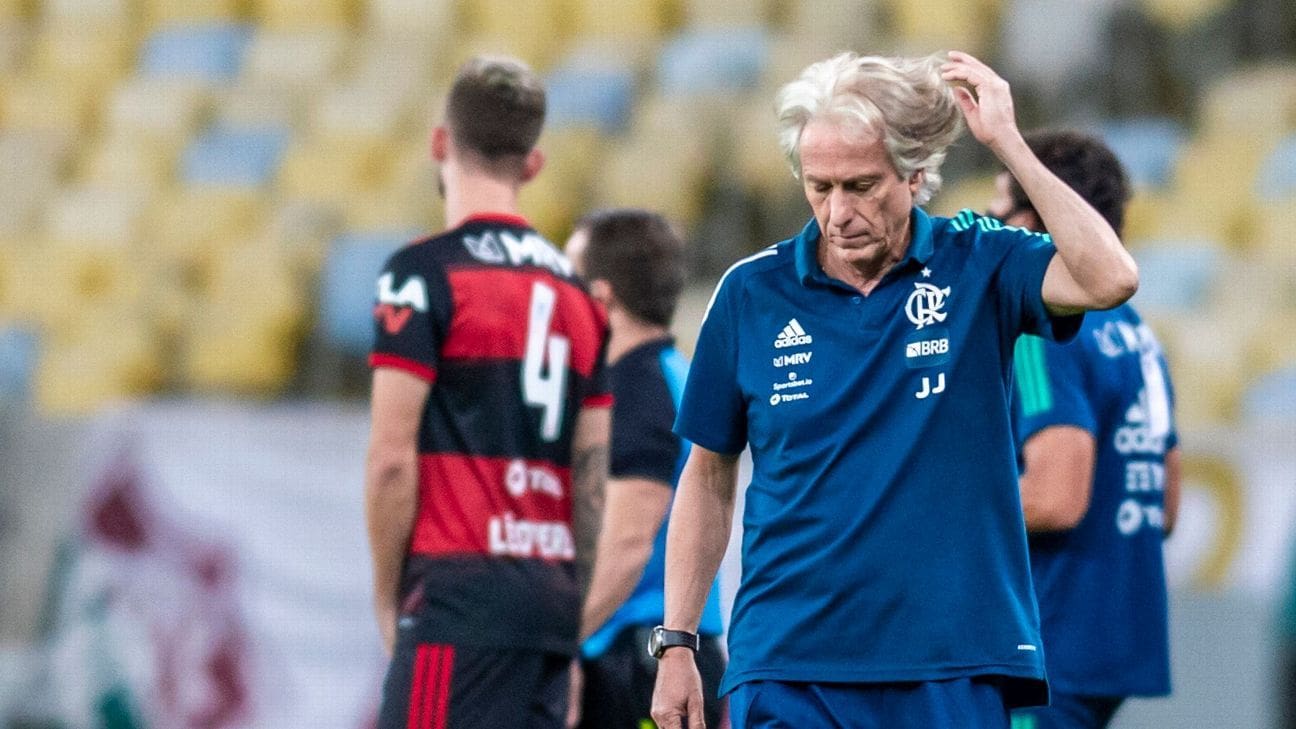 Ex-Flamengo, Vinicius Souza dit qu&rsquo;il « a quitté la formation de départ pour même pas lié » et qu&rsquo;il était « énervé » avec Jorge Jesus: « Je viens de me promettre »
