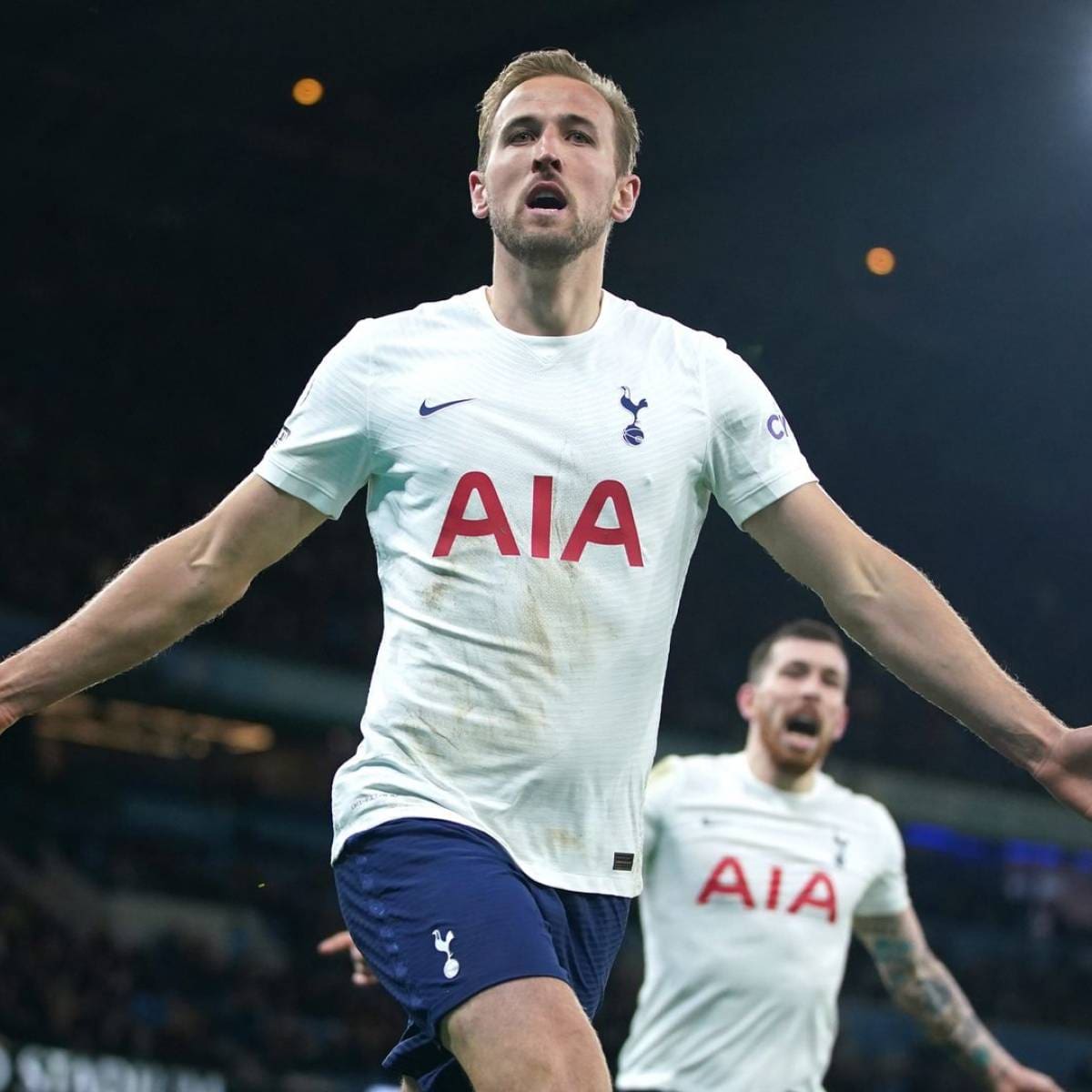 découvrez les dernières rumeurs sur un possible retour de harry kane à tottenham. infos, analyses et avis sur ce transfert qui pourrait bouleverser les spurs !