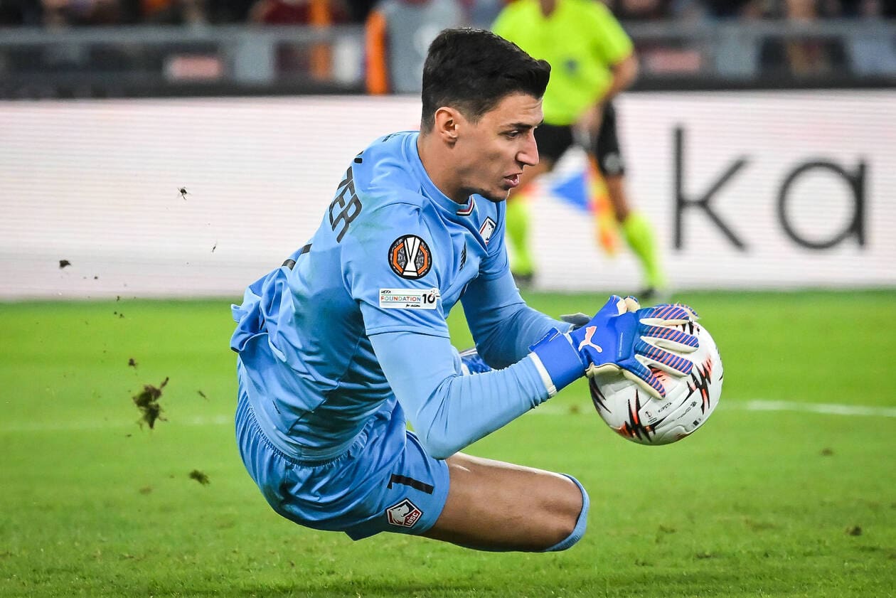 Roma s&rsquo;incline 0-1 face à Lille : Özer, le héros du match, remporte un défi amoureux !
