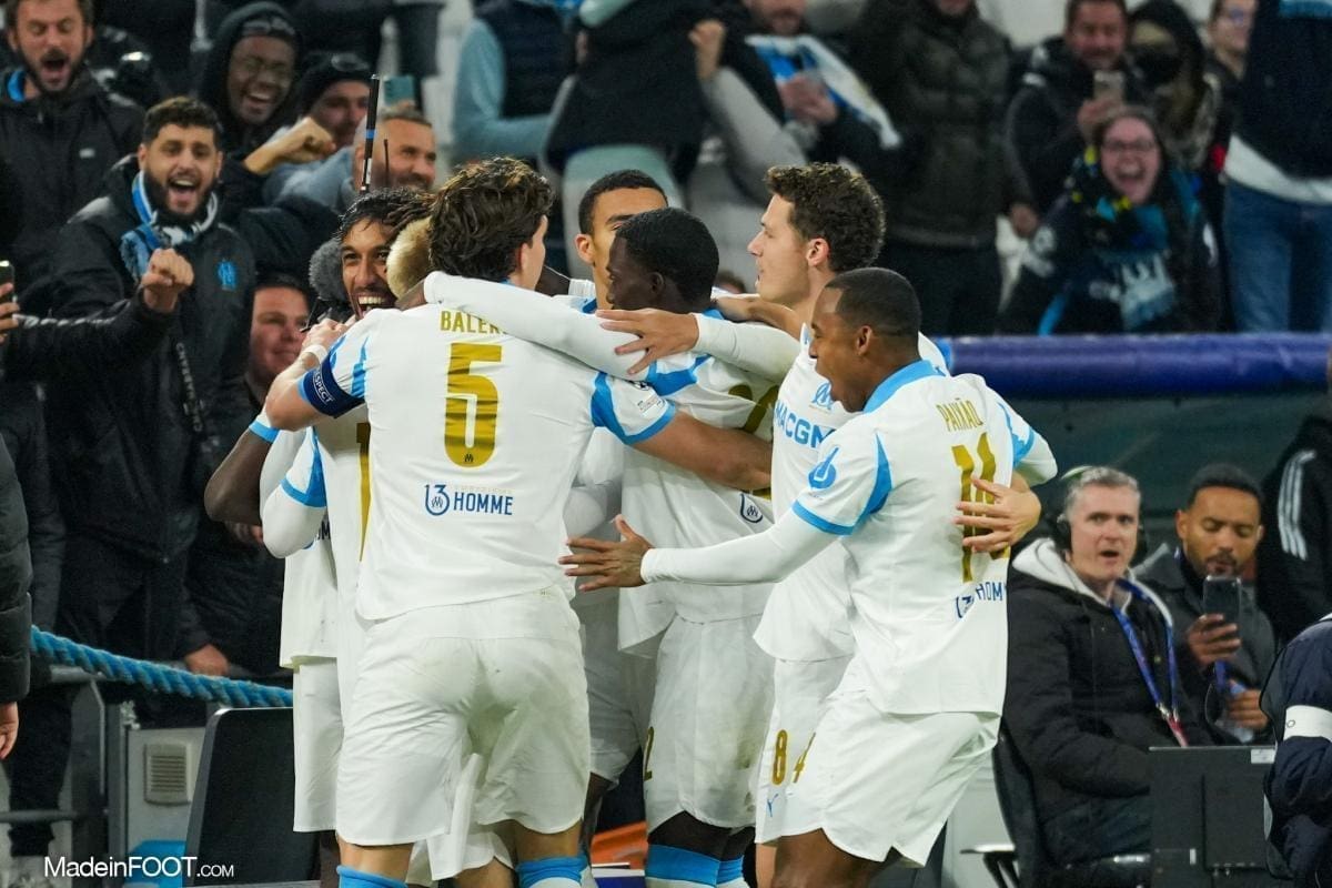 van dijk confirme l'arrivée de timber à l'olympique de marseille, renforçant ainsi la défense du club.
