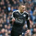 découvrez les dernières actualités sur l'arrivée possible de jamie vardy en serie a : rumeurs de transfert, analyses et impact potentiel du buteur anglais sur le championnat italien.