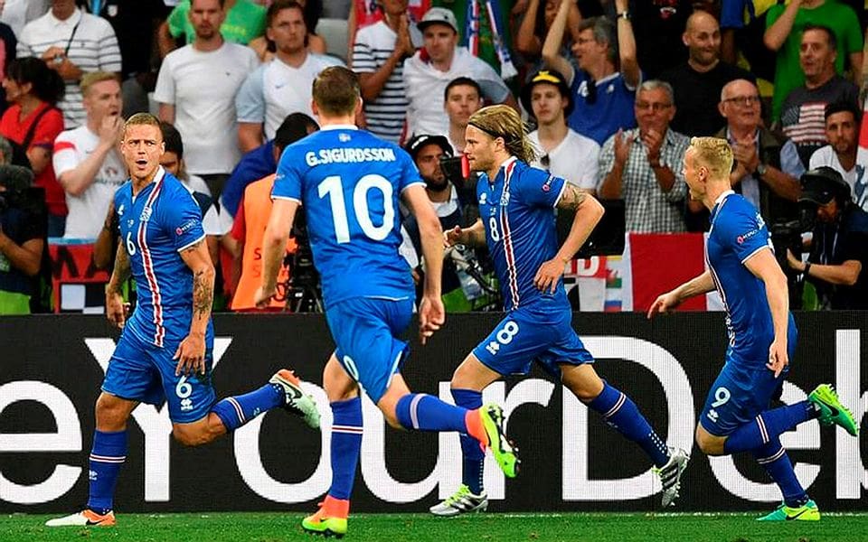 découvrez comment l'équipe de france a triomphé face à l'islande lors d'un match palpitant, avec tous les moments forts et un résumé complet de la victoire des bleus.