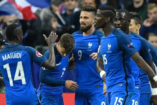 découvrez comment les bleus ont remporté une victoire impressionnante face à l'islande, avec un résumé du match, les moments clés et les réactions des joueurs. une performance à ne pas manquer !