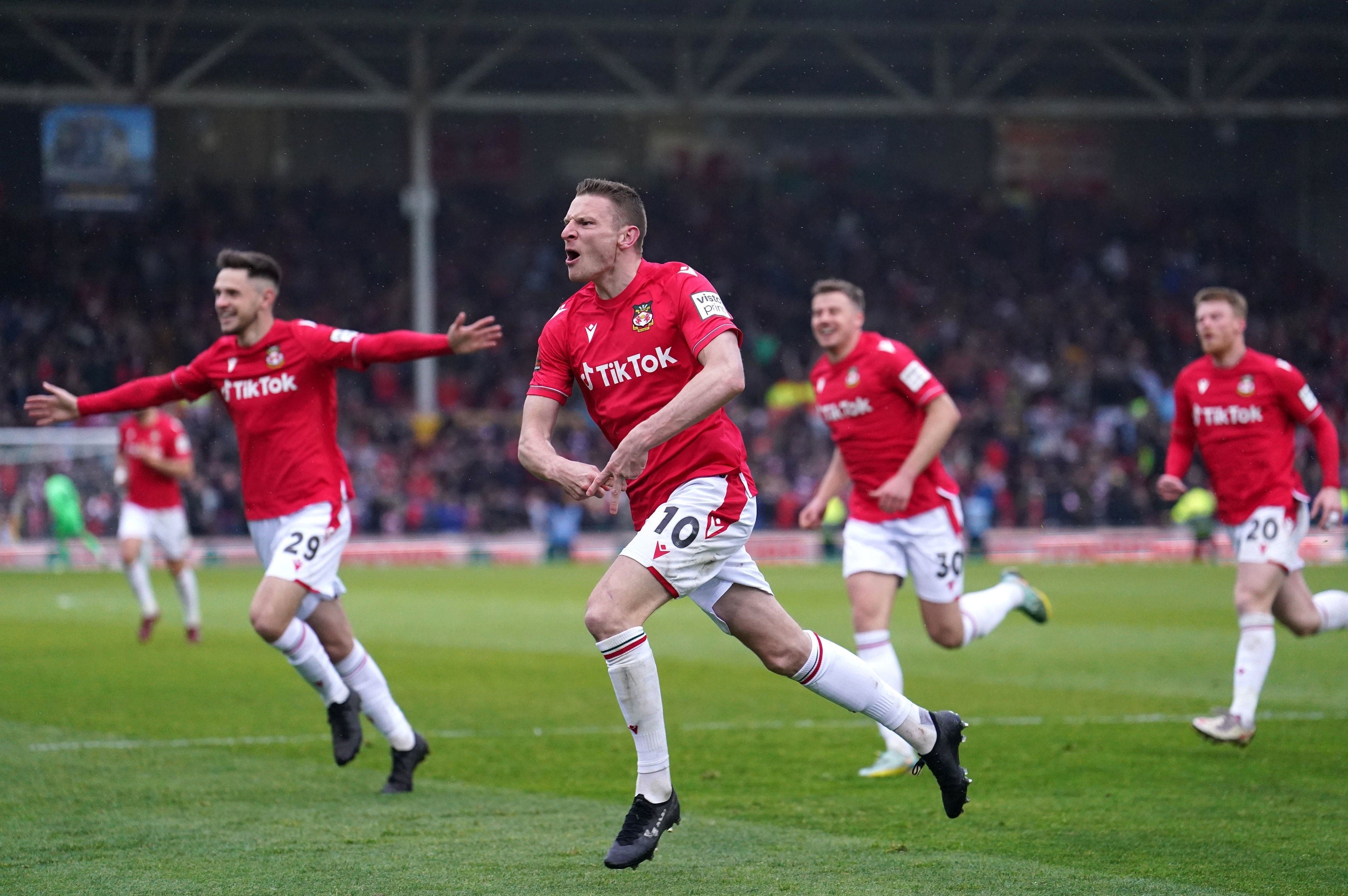Wrexham contre Nottingham Forest : Les Red Dragons à 4/1, une cote pleine de promesses