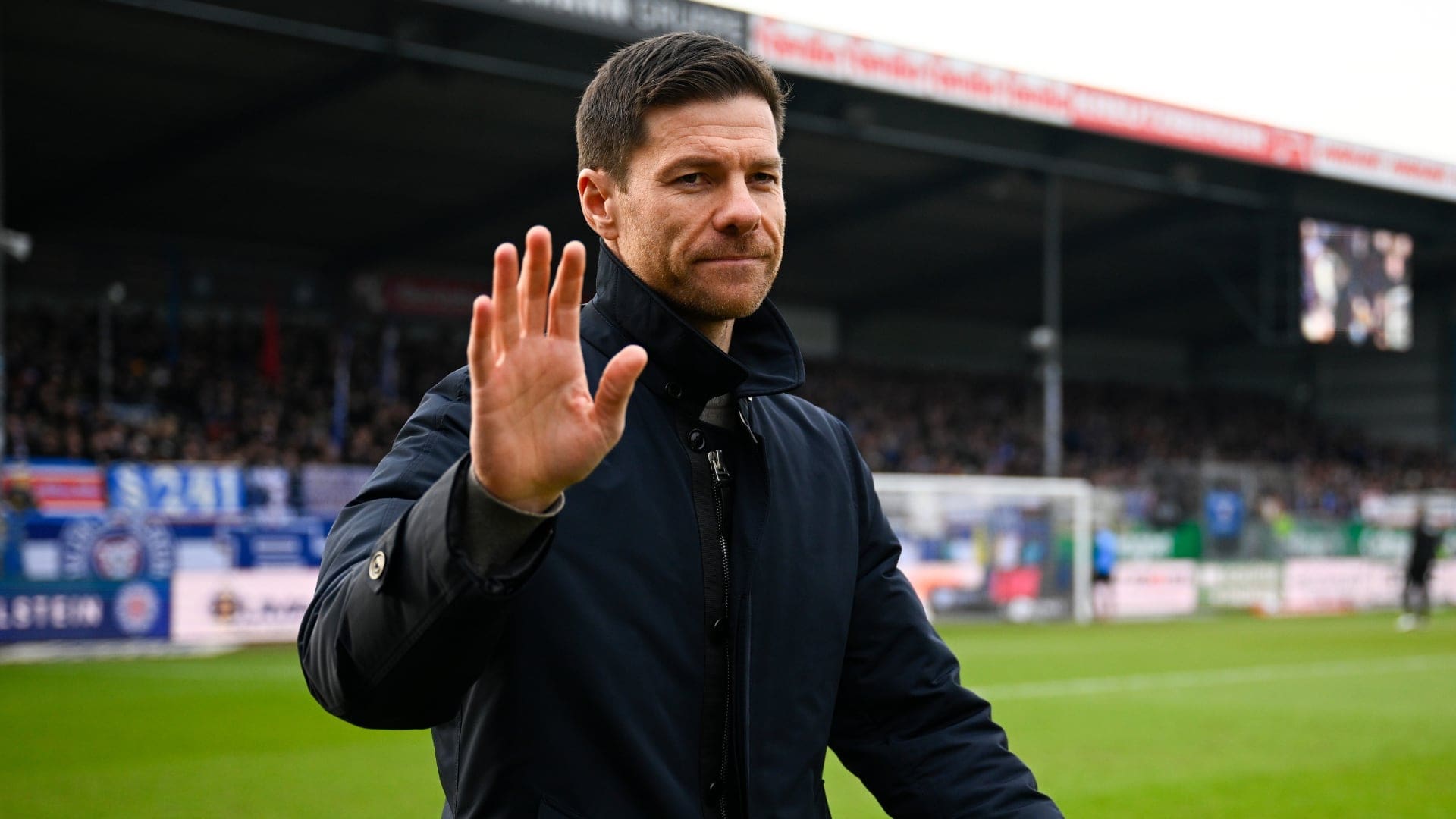 xabi alonso célèbre le retour impressionnant de mendy, soulignant sa performance exceptionnelle et son impact positif sur l'équipe.